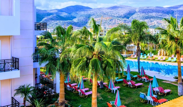 Yiannis Manos Hotel Resort and Swimming Pool