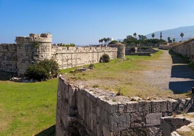 shutterstock_351028412_knights-castle_kos-town_kos_greece.jpg
