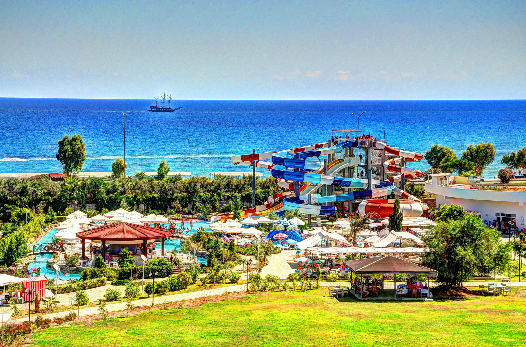 Kayha Resort. Beach Front Setting