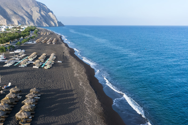 Perissa Beach