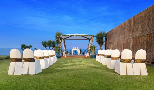 Amada Colossus Resort Ceremony