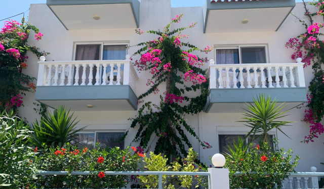 Exterior of Castle View Apartments