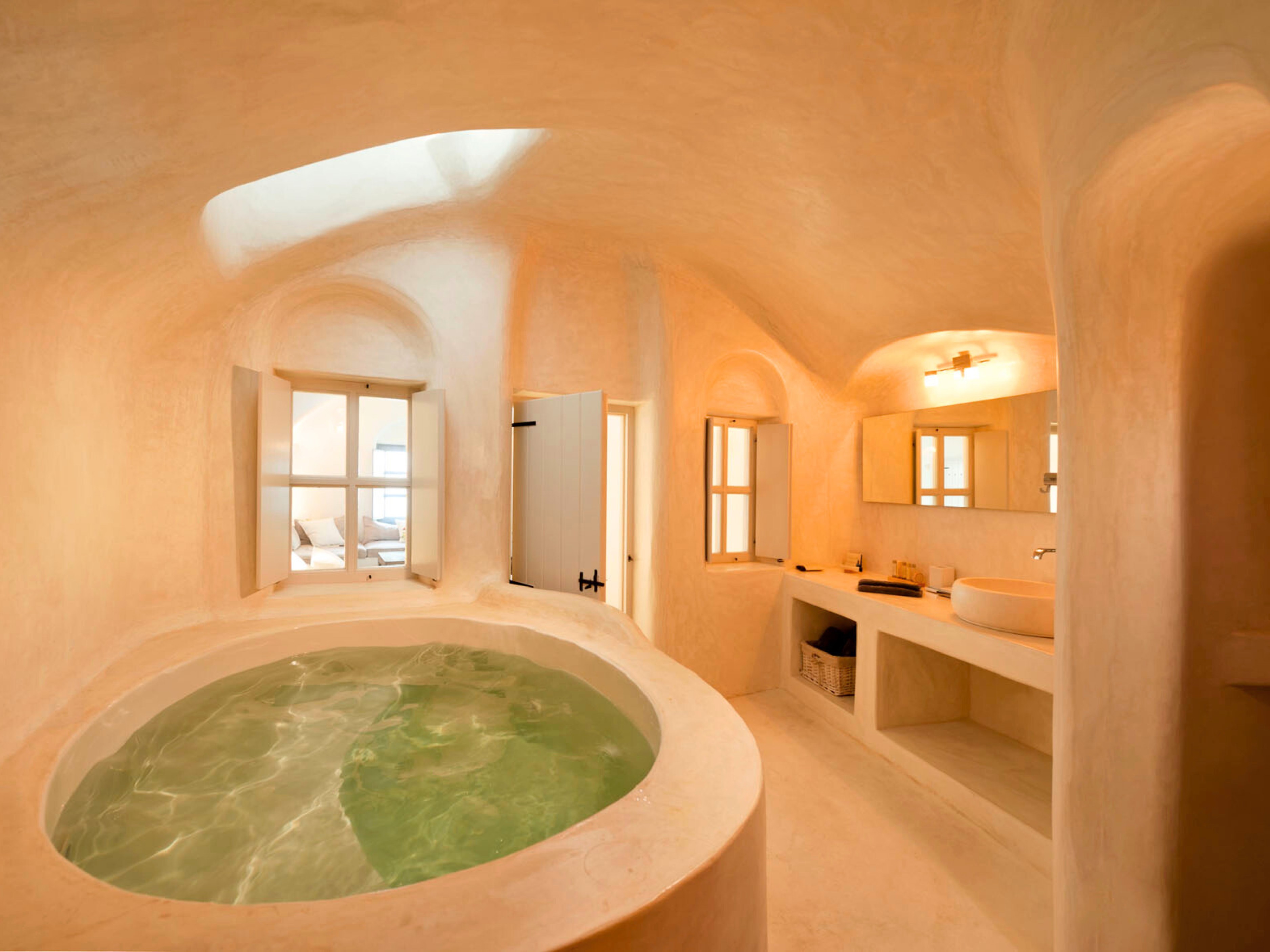 Kapari Natural Cave with Jacuzzi